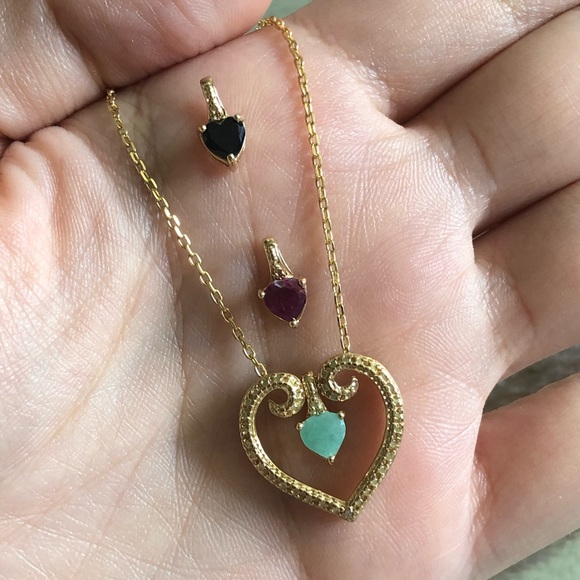 HOST PICK🤩 14k YGP Trio Gemstone Heart Necklace - Picture 3 of 13